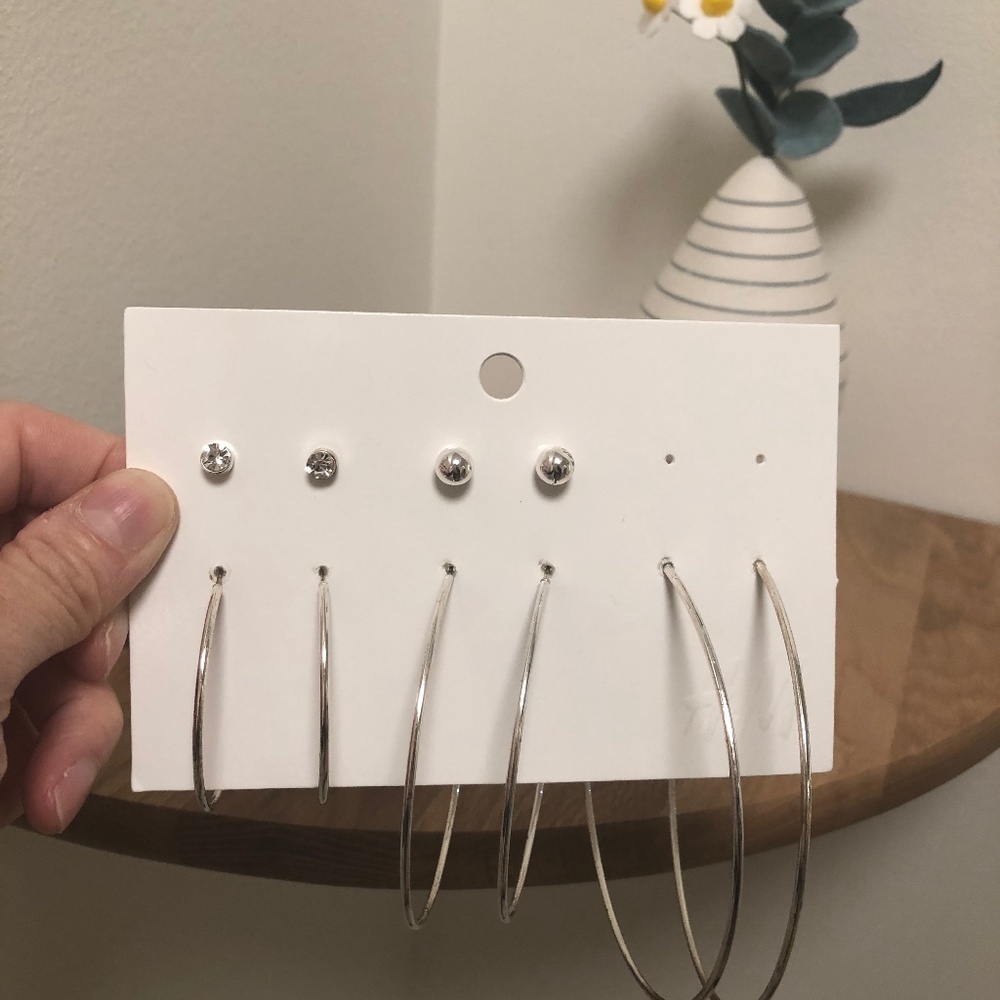 Earrings set-FREE when added to a bundle with other items